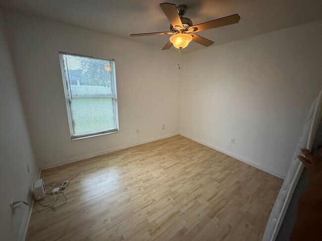 Building Photo - Modern 3-Bedroom Single-Family Home for Re...