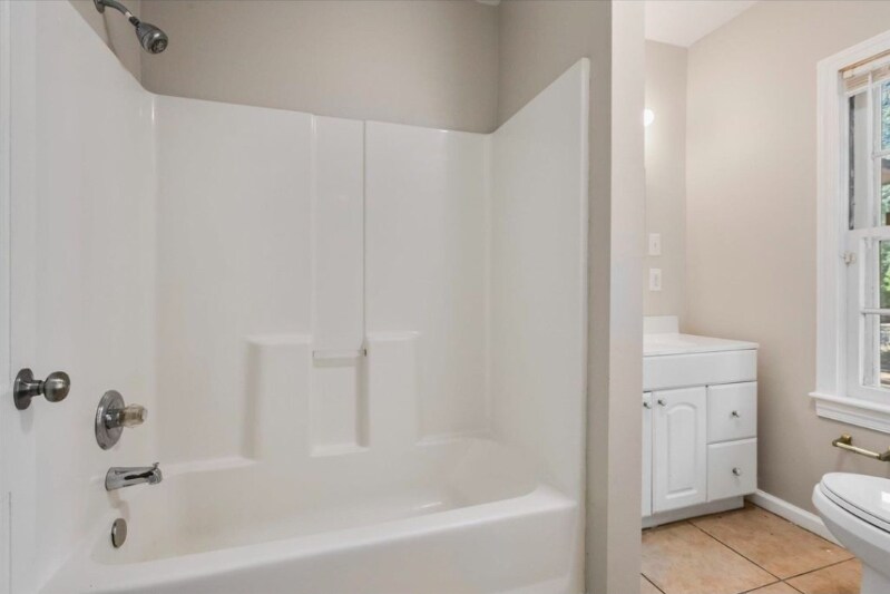 Building Photo - 106 Dixie Dr