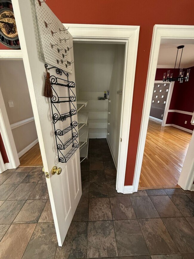 Building Photo - Large 4 Bedroom Home in Glen Allen