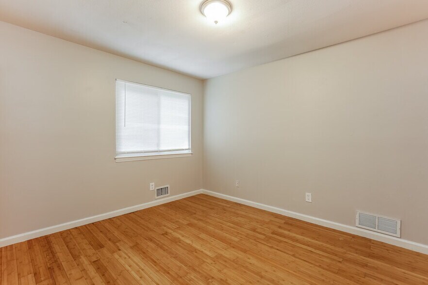 Building Photo - 6651 Windwood Cir
