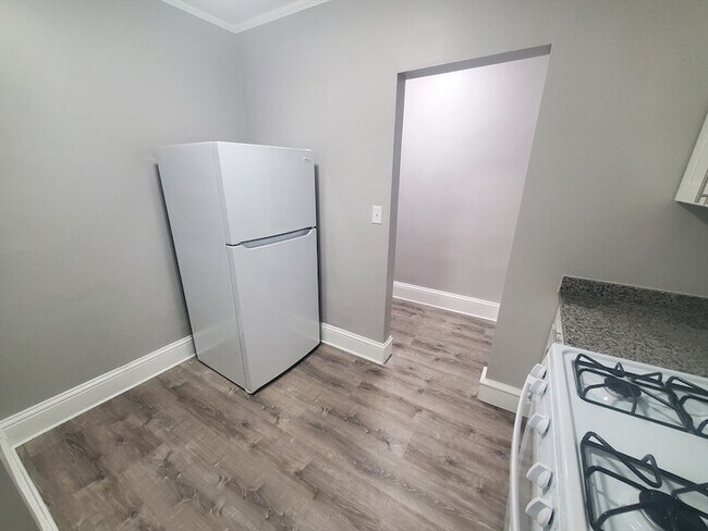 Building Photo - 738 Washington St