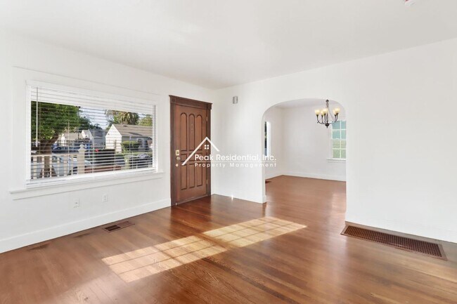 Building Photo - 1812 El Monte Ave