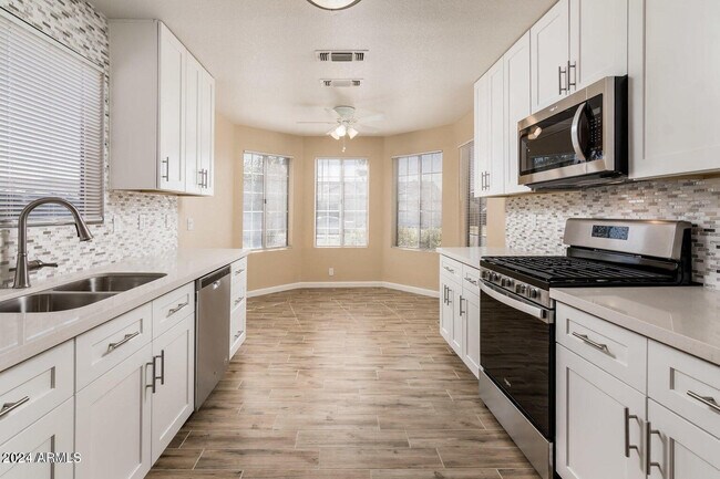 Building Photo - 8564 W Ocotillo Rd