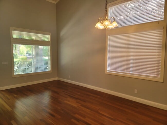 Building Photo - COMING SOON!!! Prime Sacramento Location!