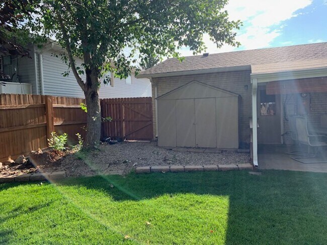 Building Photo - Beautiful 4 Bedroom Quad Level Located in Buffalo Ridge!!!!