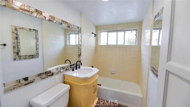 Building Photo - 1502 Buena Vista