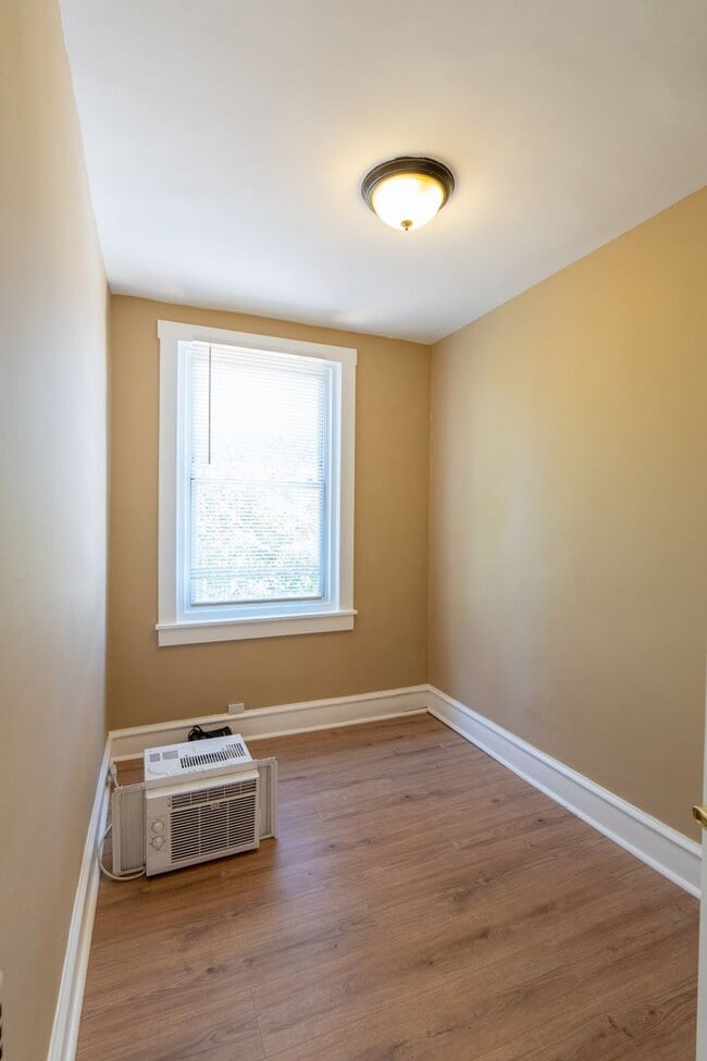 Building Photo - Newly rehabbed 3 bedroom