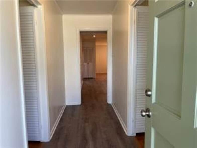 Entrance foyer - 620 Metairie Lawn Dr