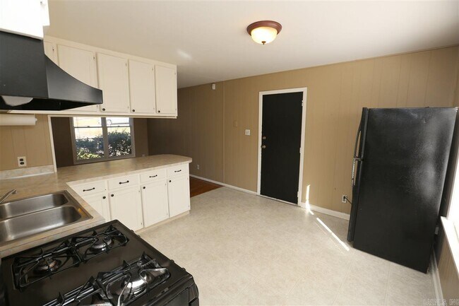 Building Photo - 11412 Ashwood Dr