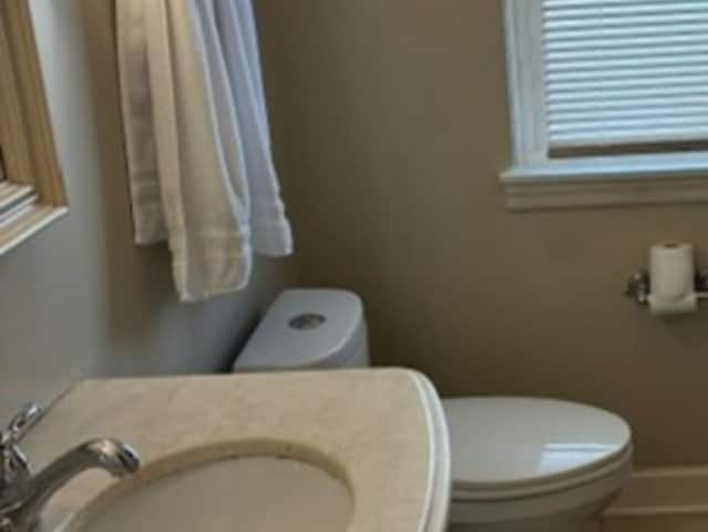 Building Photo - 108 Chicago Ave