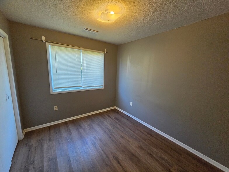 Building Photo - 3207 12th Ave