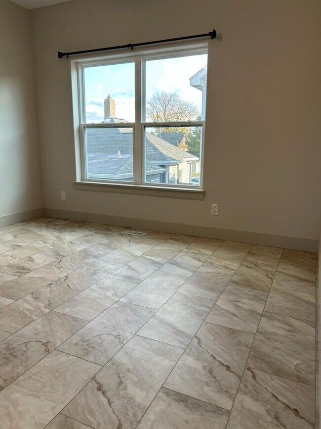 Building Photo - 940 M St SW