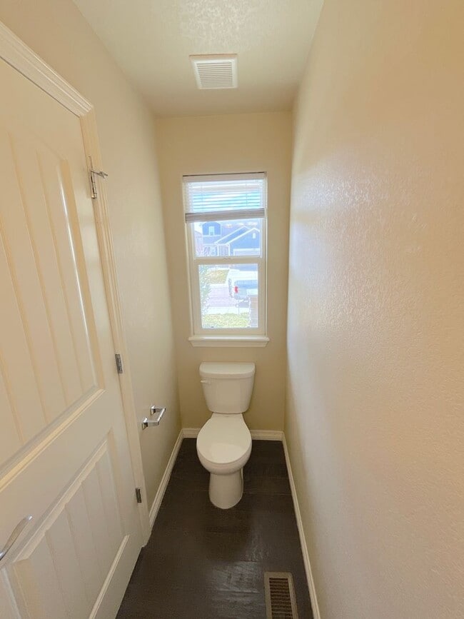 Building Photo - 3 Bedroom Home Available Near S Marksheffel Rd & Fontaine Blvd!