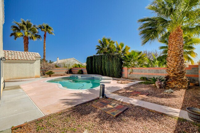 Building Photo - 2100 Loggerhead Rd