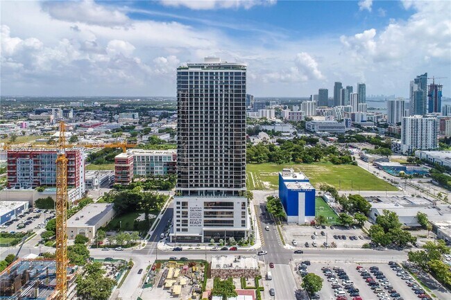 Building Photo - 1600 NE 1st Ave