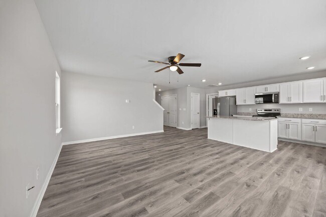 Building Photo - 4500 Sandstone Dr