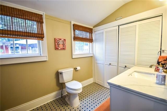 Building Photo - 4427 Annunciation St