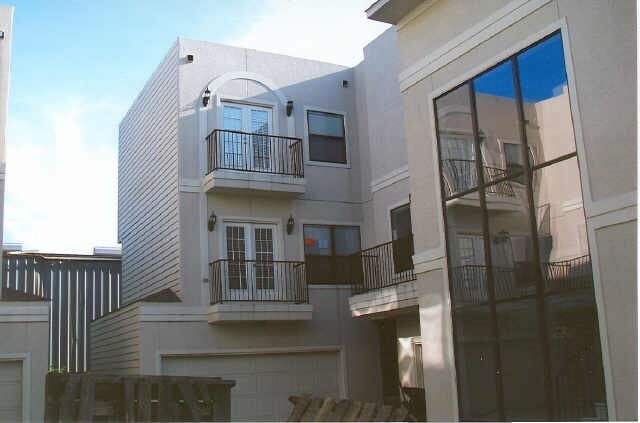 Building Photo - 4413 Koehler St