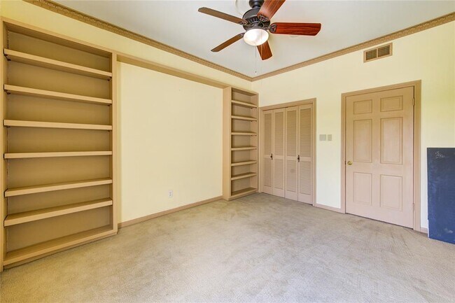 Building Photo - 7530 Del Monte Dr