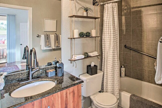 Building Photo - 9708 E Vía Linda