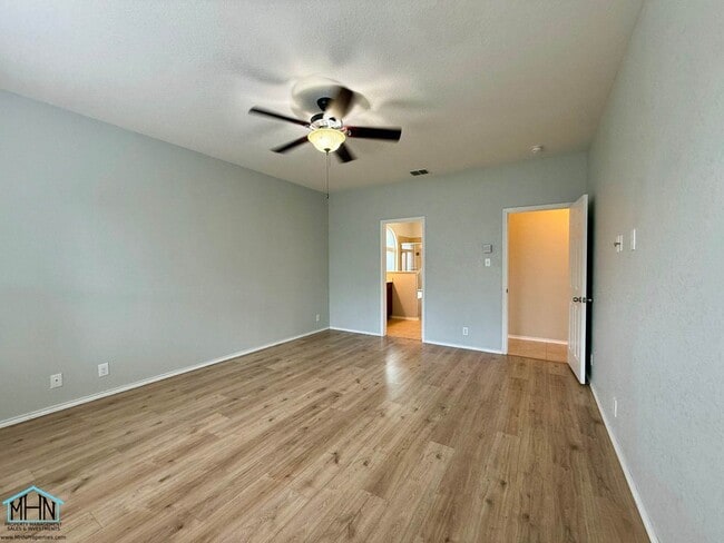 Building Photo - Spacious and Beautiful Two-Story 5 Bedrooms, 3.5 Bathrooms Home, With Easy Access to I-35, Loop 1...
