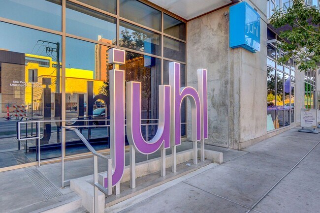 Building Photo - Juhl 345-City Views from this Spacious Deluxe Studio Residence