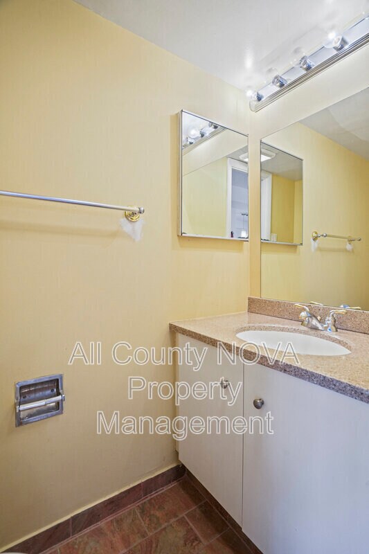 Building Photo - 1140 23rd St NW