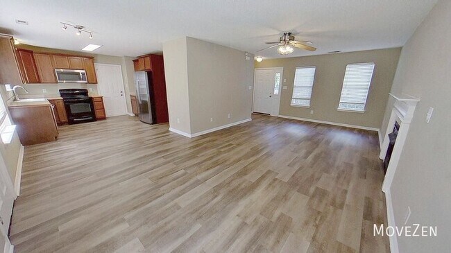 Building Photo - 13531 Willow Falls Rd