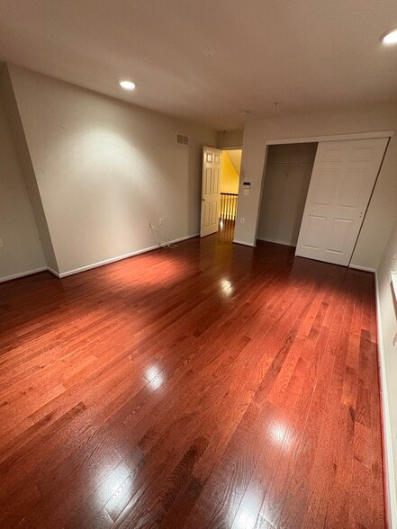 Building Photo - 950 Nathaniel Trl