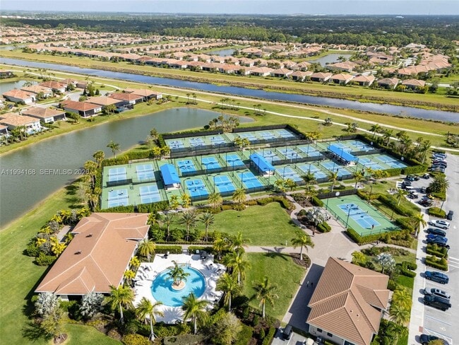 Building Photo - 11267 SW Pietra Wy