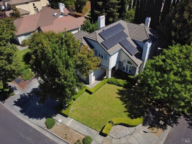 Building Photo - 3500 Crownridge Dr