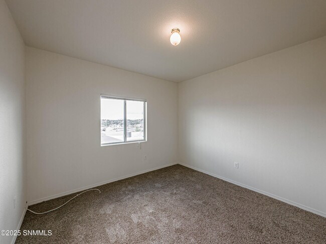 Building Photo - 3742 Piedras Negras Dr
