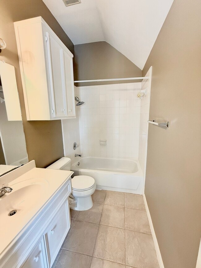 Building Photo - 22435 Cascade Springs Dr