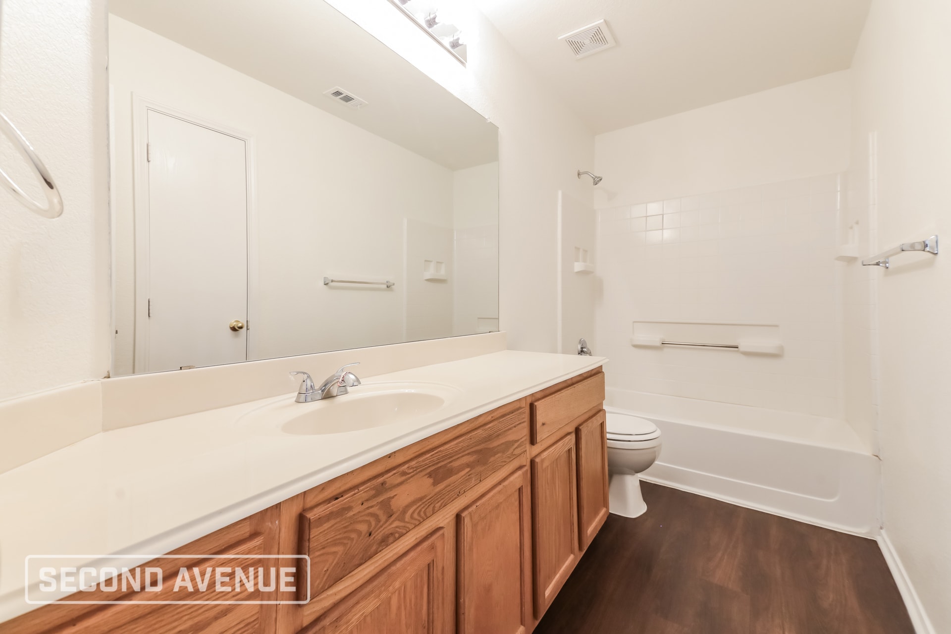 Building Photo - 925 Warbler Ln