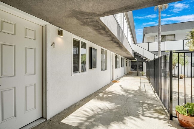 Building Photo - 2275 Grand Ave