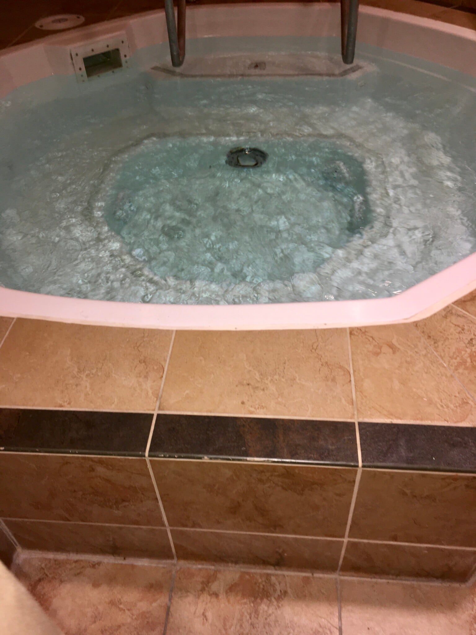 Indoor spa with showers - 15 Red Rock Way