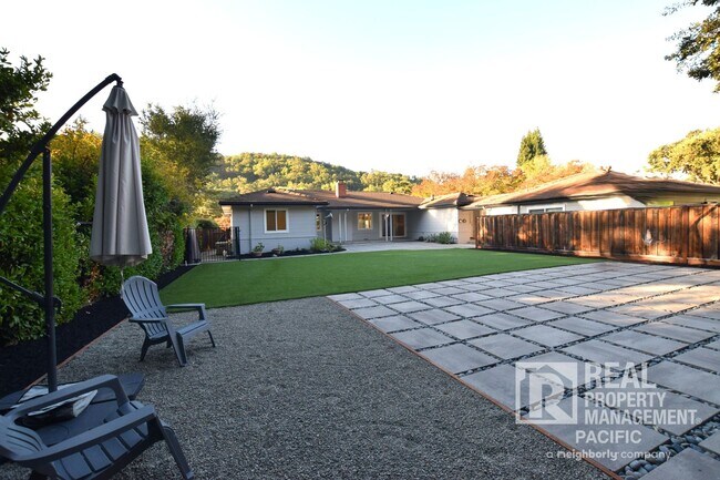 Building Photo - 3-Bedroom Retreat with Expansive Backyard ...