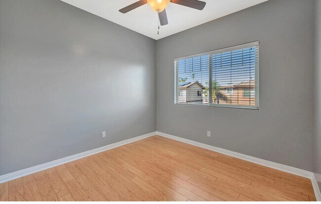 Building Photo - Your Ideal Haven Awaits!