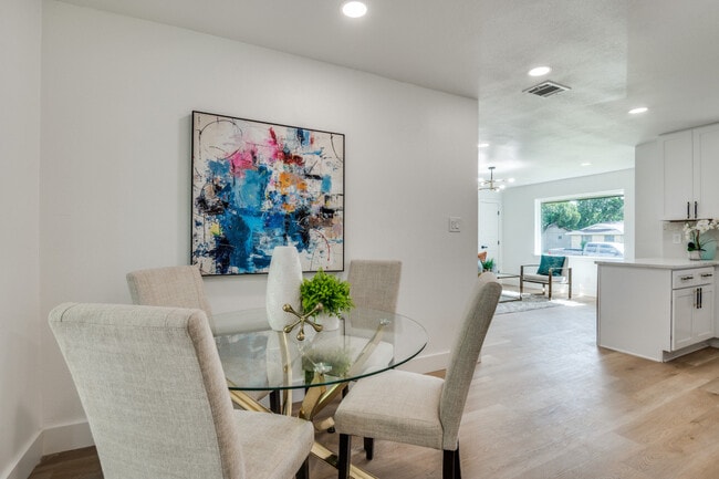 Building Photo - 7826 Woodshire Dr