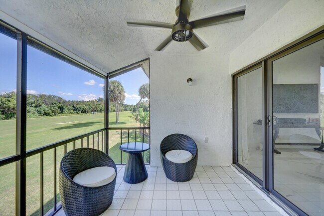 Building Photo - 8545 Casa Del Lago