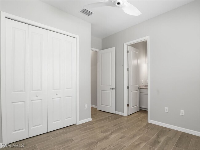 Building Photo - 15904 Sugar Hl Dr