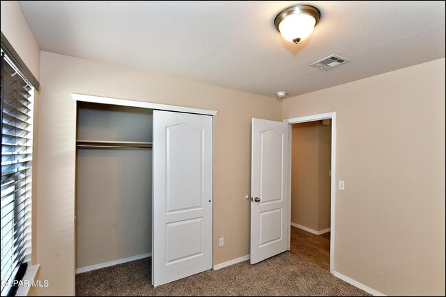 Building Photo - 916 Villa Seca Dr