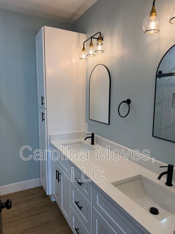 Building Photo - 7 2nd Ave