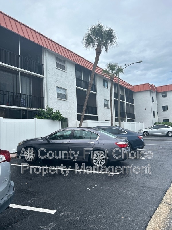 Building Photo - 10540 77th Terrace