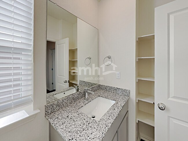Building Photo - 384 Aspen Waters