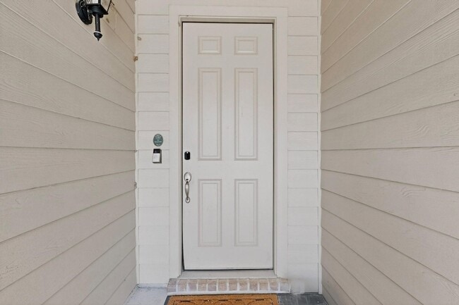 Building Photo - 6212 Topsail Dr