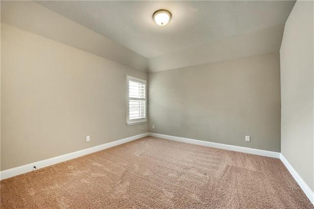 Building Photo - 1025 Spring Falls Dr