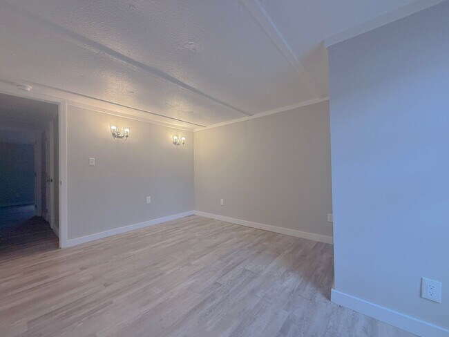 Building Photo - 3-Bedroom Single-Family Home with Hardwood Floors and Carport in Sparta