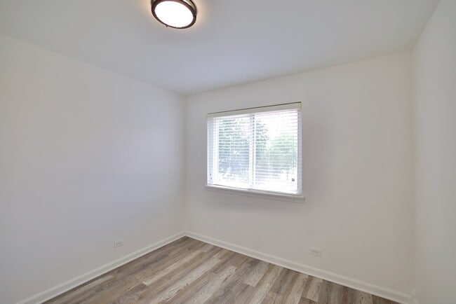 Building Photo - 1483 Cornell Ct