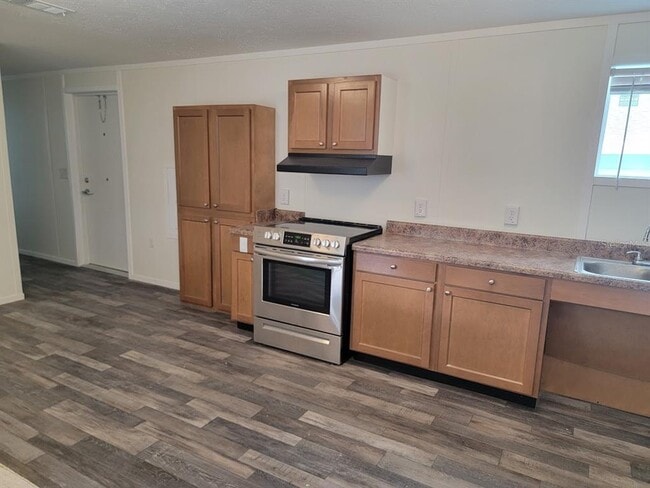 Building Photo - 5700 Holiday Park Blvd